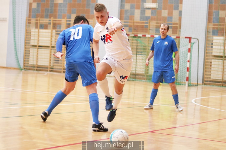 Futsalowa kanonada na Smoczce, aż 12 bramek!