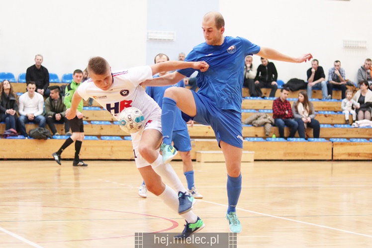 Futsalowa kanonada na Smoczce, aż 12 bramek!