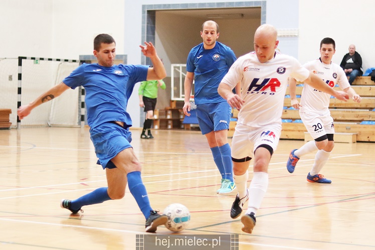 Futsalowa kanonada na Smoczce, aż 12 bramek!
