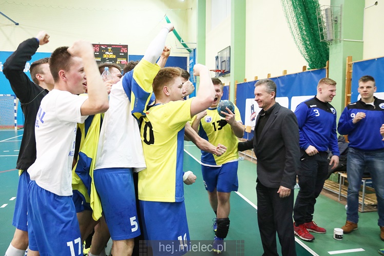 Juniorzy SPR Stali Mielec w 1/8 Finałów Mistrzostw Polski piłkarzy ręcznych