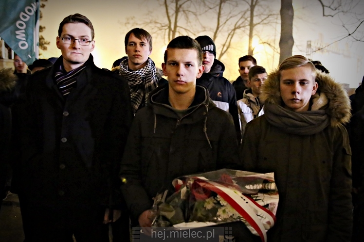 Wieczornica patriotyczna przy grobie Wojciecha Lisa i Konstantego Kędziora