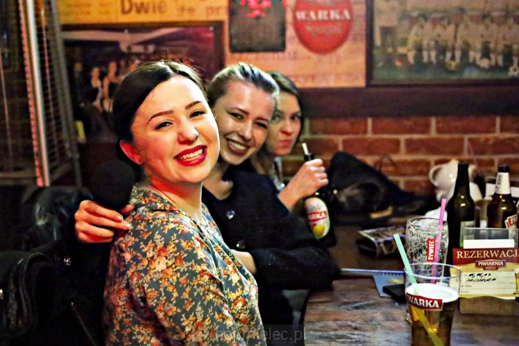 Piątkowe karaoke w Piwiarni Warka