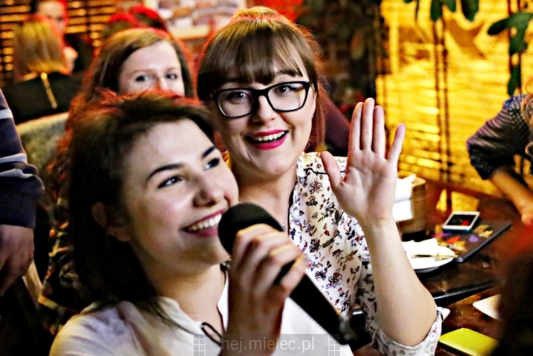 Piątkowe karaoke w Piwiarni Warka