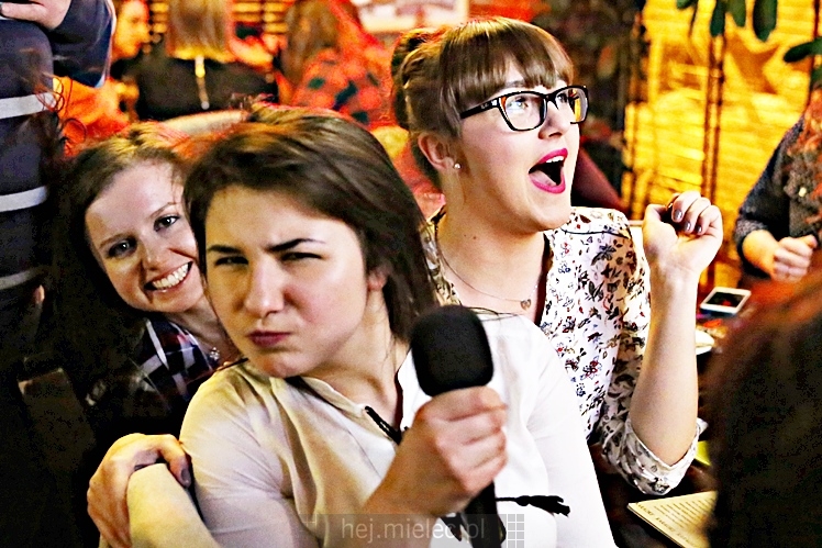Piątkowe karaoke w Piwiarni Warka