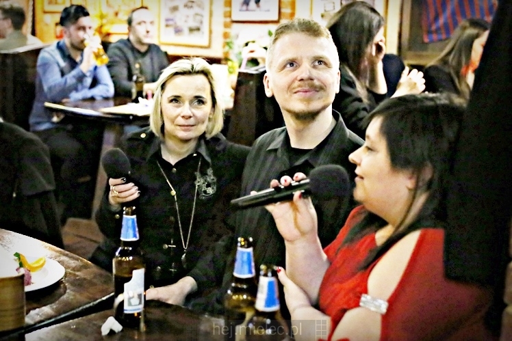 Piątkowe karaoke w Piwiarni Warka