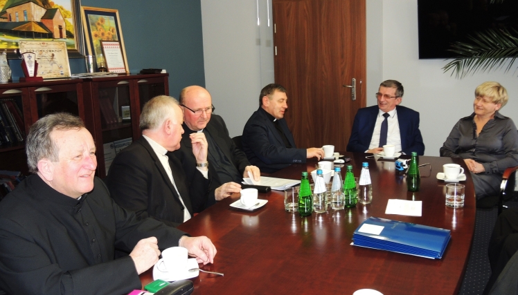 Podpisanie umów na dofinansowanie prac konserwatorskich w zabytkowych świątyniach