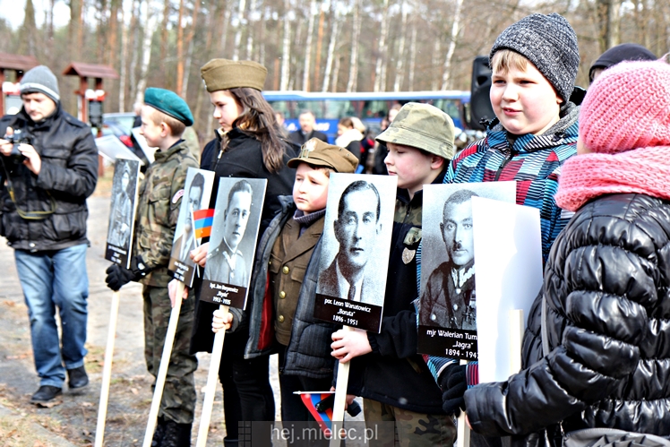Nadanie imion Żołnierzy Wyklętych Dębom Niezłomnych