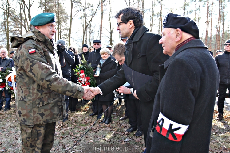 Nadanie imion Żołnierzy Wyklętych Dębom Niezłomnych