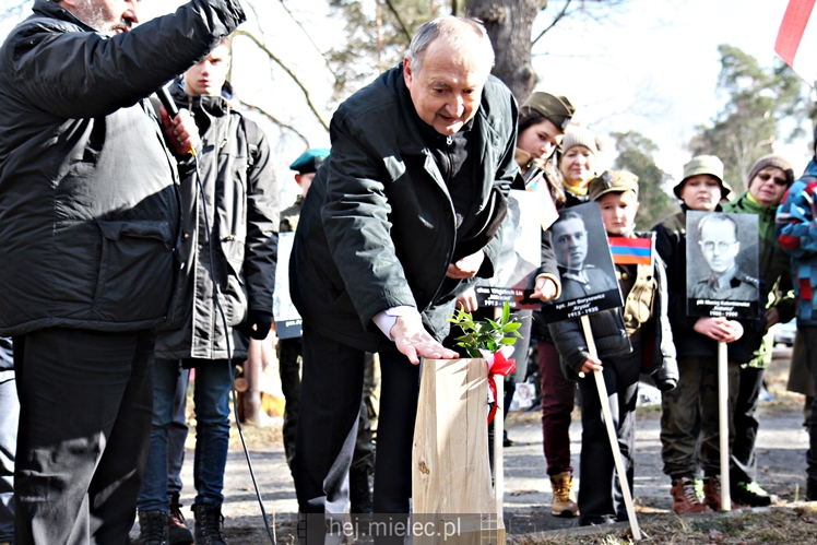 Nadanie imion Żołnierzy Wyklętych Dębom Niezłomnych
