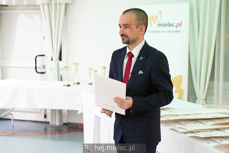 Prezydent Kozdęba nagrodził sportowców z miejskich klubów