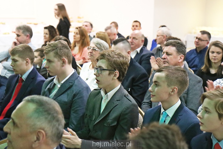 Prezydent Kozdęba nagrodził sportowców z miejskich klubów