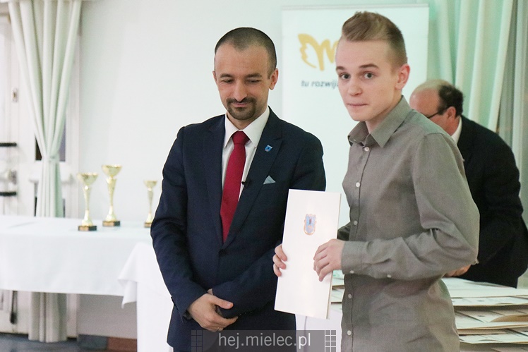 Prezydent Kozdęba nagrodził sportowców z miejskich klubów