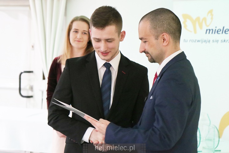 Prezydent Kozdęba nagrodził sportowców z miejskich klubów