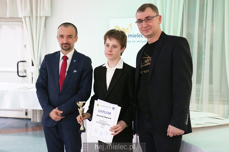 Prezydent Kozdęba nagrodził sportowców z miejskich klubów