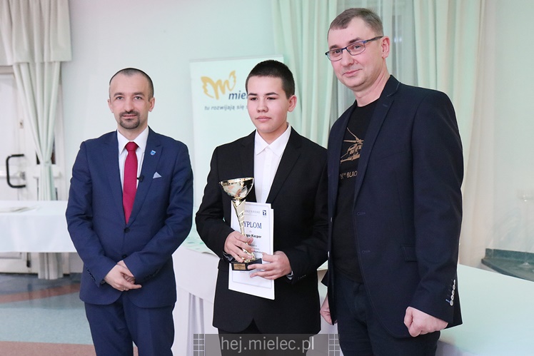 Prezydent Kozdęba nagrodził sportowców z miejskich klubów