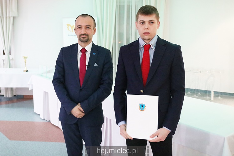 Prezydent Kozdęba nagrodził sportowców z miejskich klubów