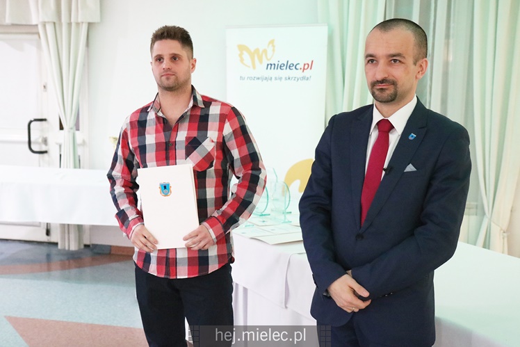 Prezydent Kozdęba nagrodził sportowców z miejskich klubów