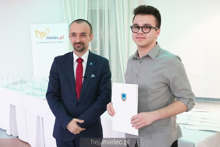 Prezydent Kozdęba nagrodził sportowców z miejskich klubów