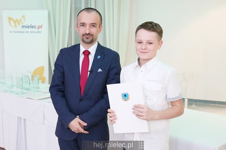 Prezydent Kozdęba nagrodził sportowców z miejskich klubów