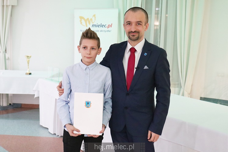 Prezydent Kozdęba nagrodził sportowców z miejskich klubów