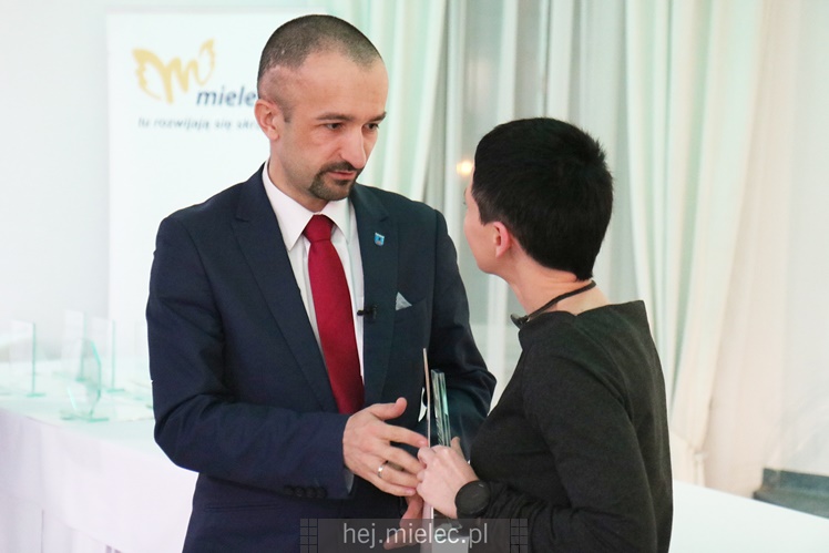 Prezydent Kozdęba nagrodził sportowców z miejskich klubów