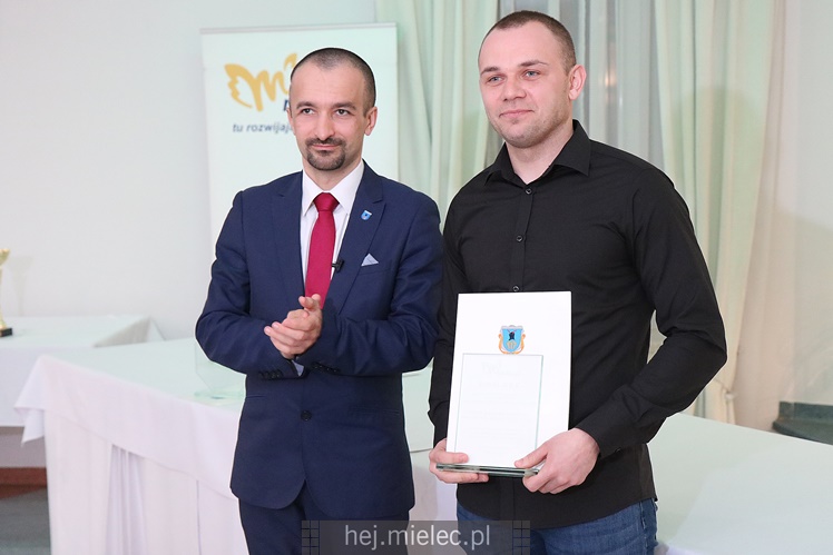 Prezydent Kozdęba nagrodził sportowców z miejskich klubów