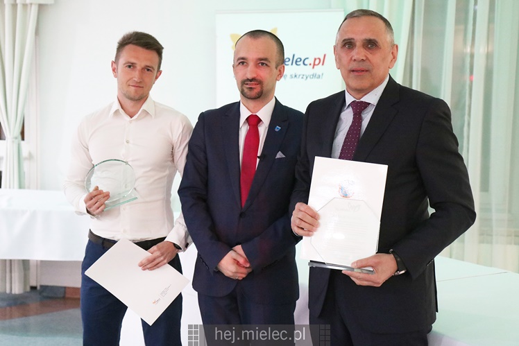 Prezydent Kozdęba nagrodził sportowców z miejskich klubów