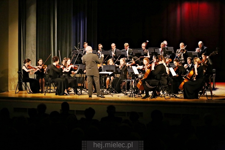 Koncert karnawałowy ?Słynne tanga i walce?