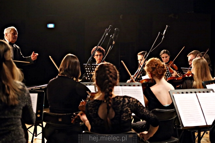 Koncert karnawałowy ?Słynne tanga i walce?