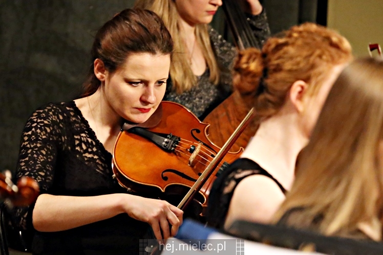 Koncert karnawałowy ?Słynne tanga i walce?