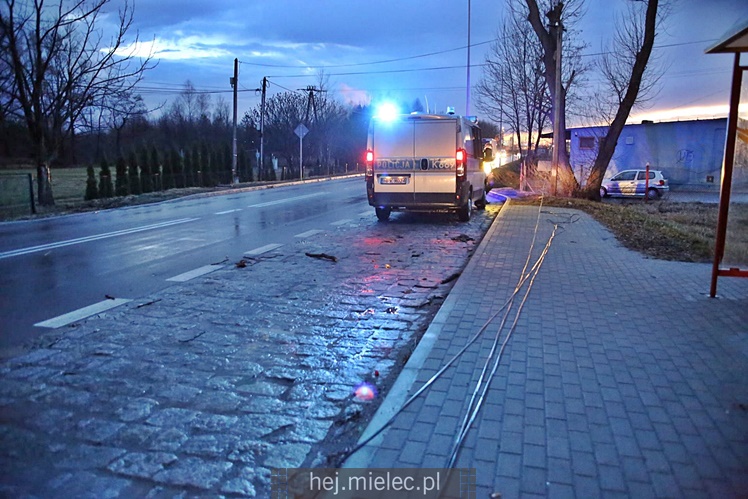 Zniszczenia po burzy nad Mielcem
