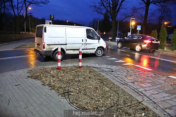 Zniszczenia po burzy nad Mielcem