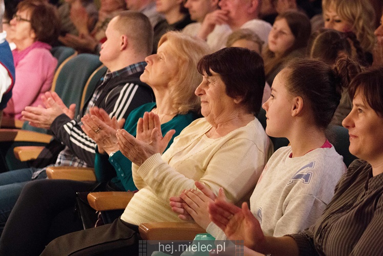 Seniorzy ?Rzeszowiacy? na folkowo witali wiosnę