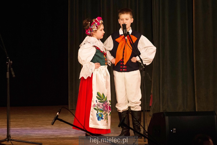 Seniorzy ?Rzeszowiacy? na folkowo witali wiosnę