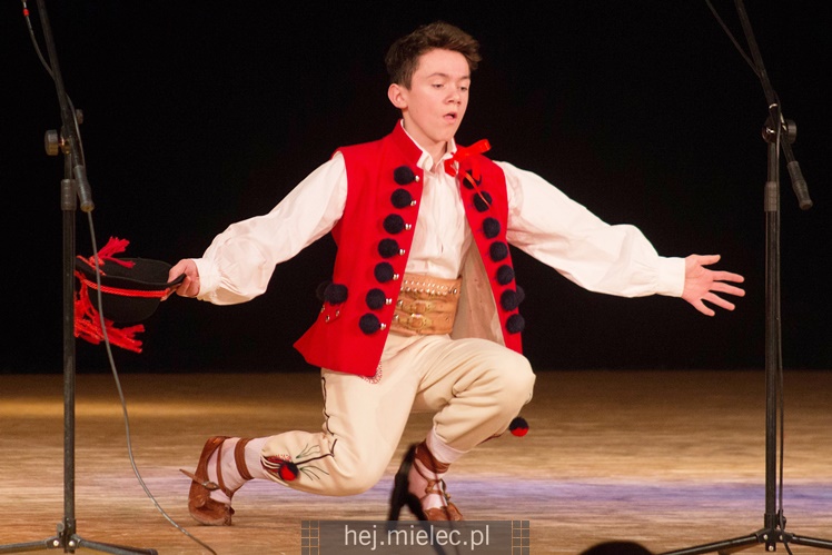 Seniorzy ?Rzeszowiacy? na folkowo witali wiosnę