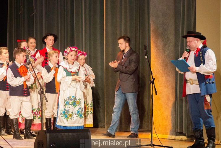 Seniorzy ?Rzeszowiacy? na folkowo witali wiosnę