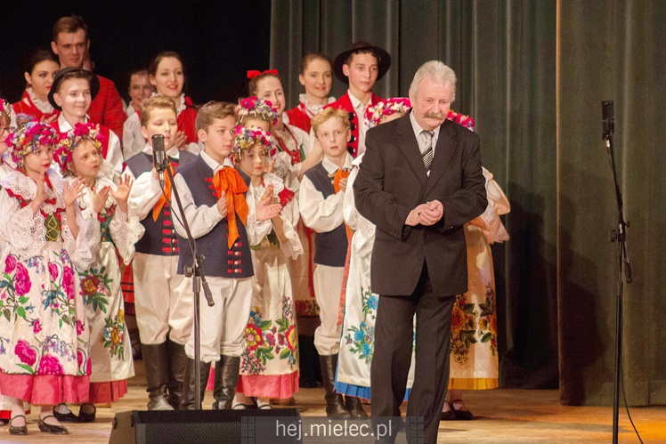 Seniorzy ?Rzeszowiacy? na folkowo witali wiosnę