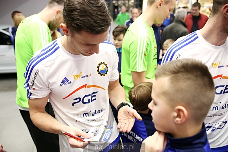 Prezentacja FKS Stal Mielec w Galerii Navigator ? część II