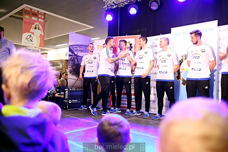 Prezentacja FKS Stal Mielec w Galerii Navigator ? część II