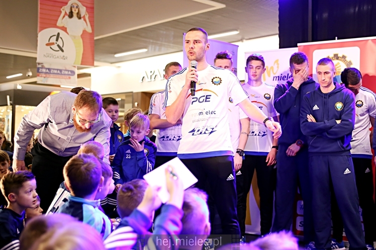 Prezentacja FKS Stal Mielec w Galerii Navigator ? część II