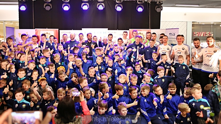 Prezentacja FKS Stal Mielec w Galerii Navigator ? część II