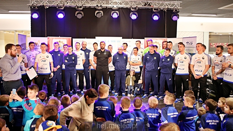 Prezentacja FKS Stal Mielec w Galerii Navigator ? część II