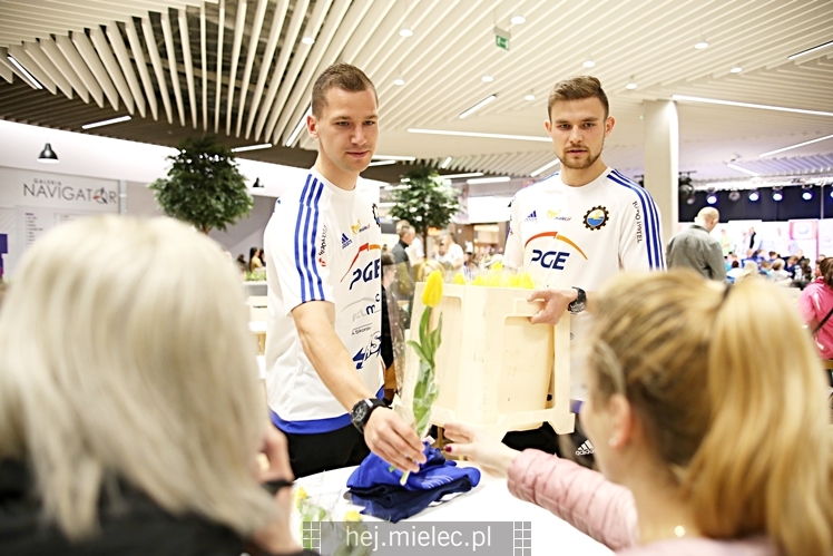 Prezentacja FKS Stal Mielec w Galerii Navigator ? część II