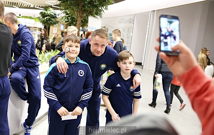 Prezentacja FKS Stal Mielec w Galerii Navigator ? część II