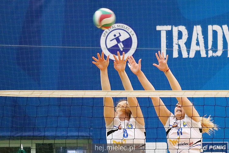 Półfinały Mistrzostw Polski juniorek w siatkówce: Mielec - Piła