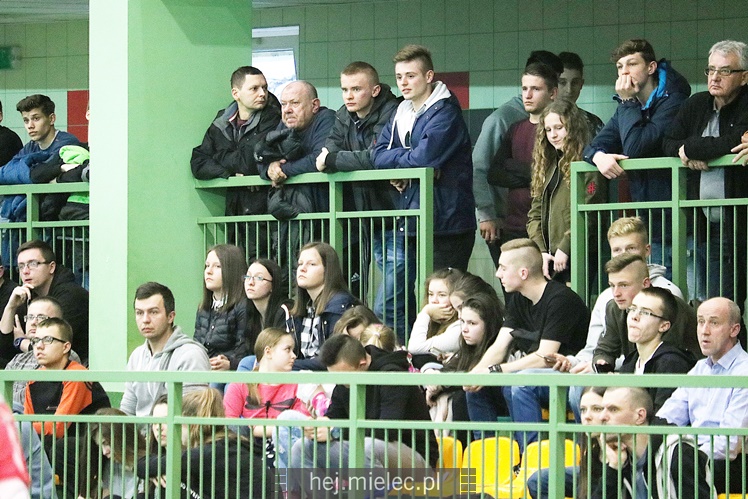 Półfinały Mistrzostw Polski juniorek w siatkówce: Mielec - Piła