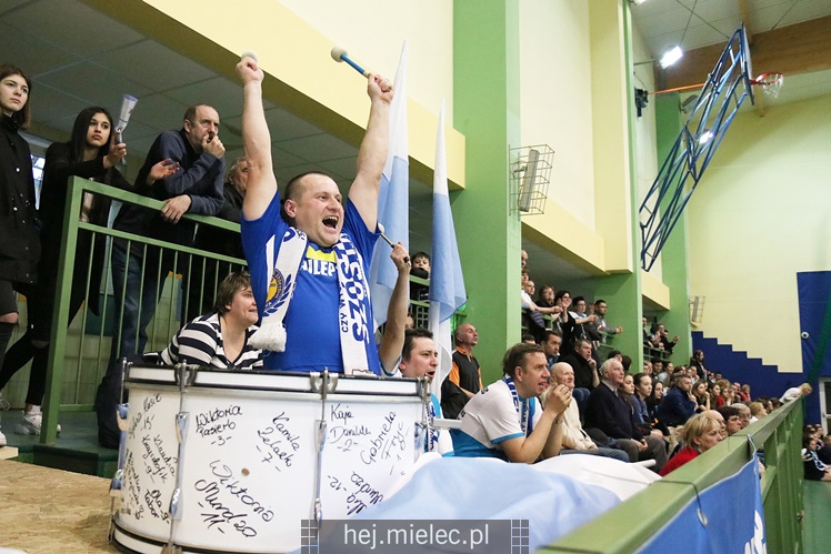 Półfinały Mistrzostw Polski juniorek w siatkówce: Mielec - Piła