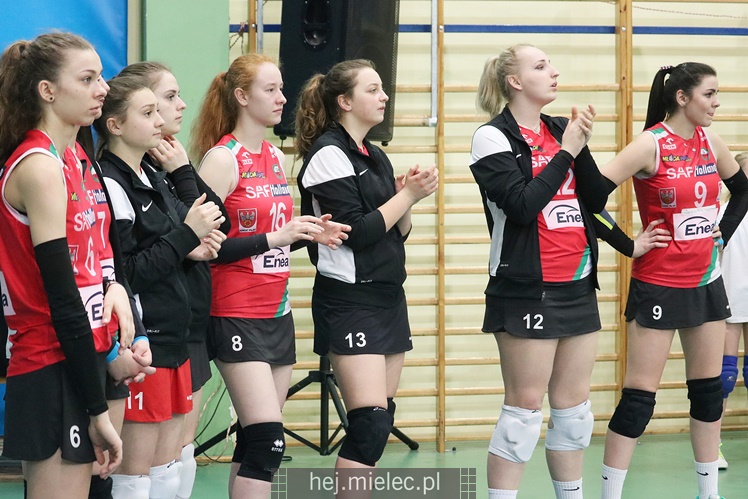 Półfinały Mistrzostw Polski juniorek w siatkówce: Mielec - Piła