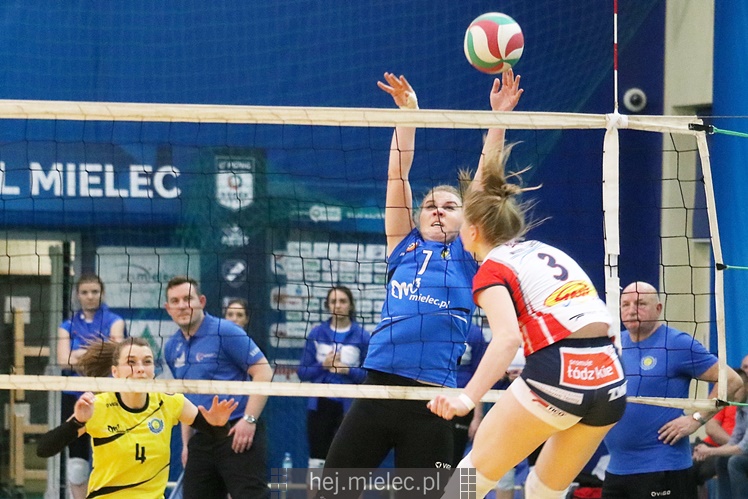 Półfinały Mistrzostw Polski juniorek w siatkówce: Mielec - Łódź