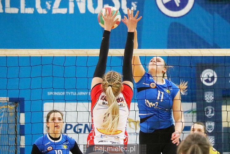 Półfinały Mistrzostw Polski juniorek w siatkówce: Mielec - Łódź